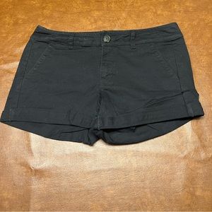 American Eagle Midi Shorts Black Size 6